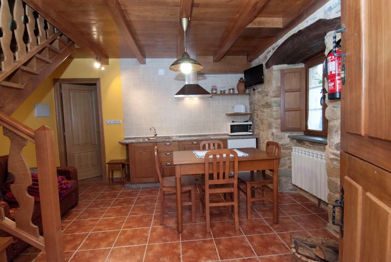 Apartamentos Rurales Tia Vicenta Санта-Еулалія-де-Оскос Екстер'єр фото